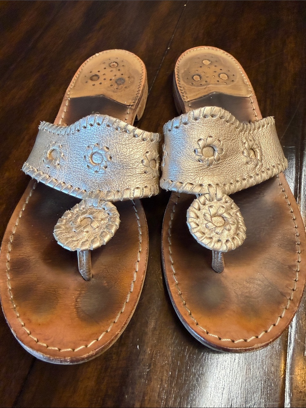 Jack Rogers Metallic Silver Leather Thong Sandals - Picture 3 of 4